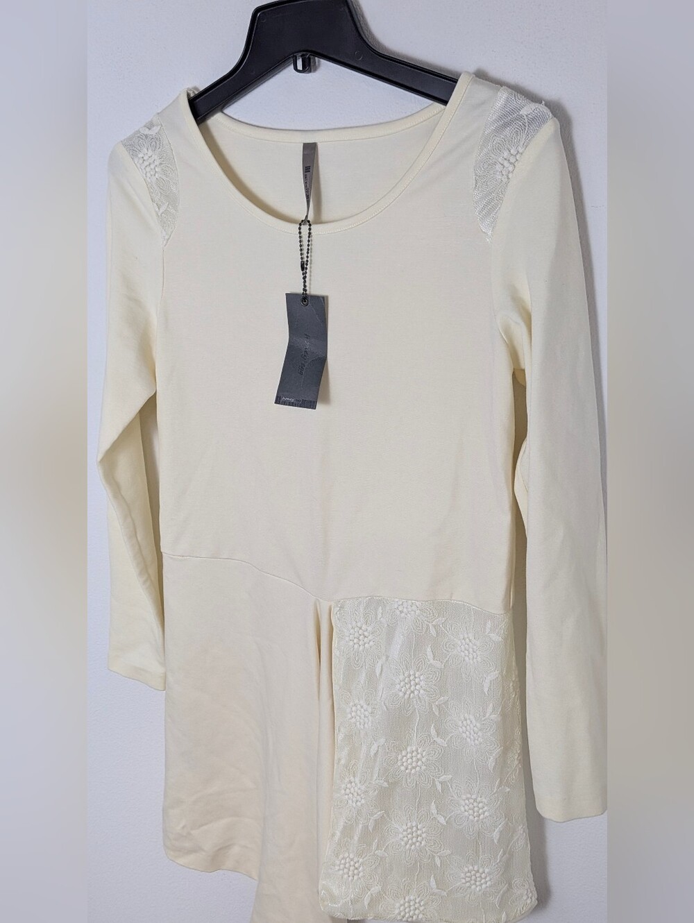 Honey Egg Asymmetrical White Lace Mini Dress Size S/M Long Sleeve Side Lace New - Picture 3 of 13